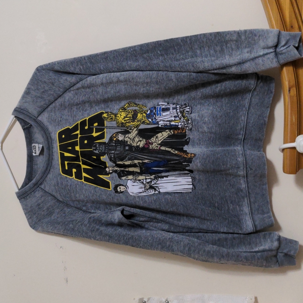 Woman's large Star Wars sweatshirt